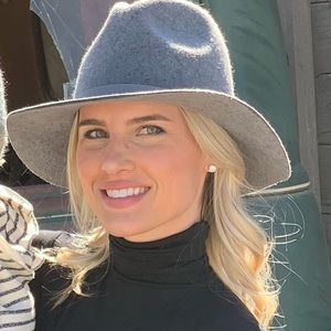 Meet your Posher, Mckaela